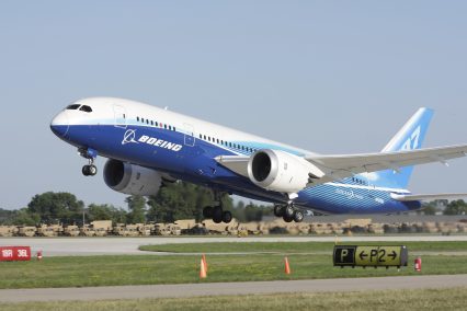 Boeing 787 Dreamliner Take-off